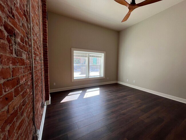 Building Photo - Modern Living with a Touch of Historic Charm