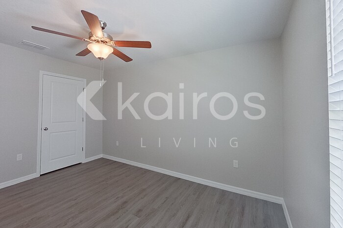 Building Photo - 8650 SW 44th Ct