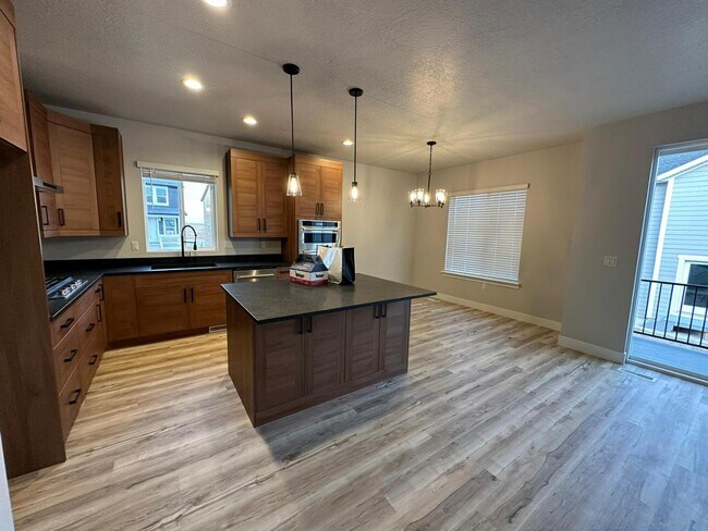 Building Photo - 12307 Eovaldi Ave