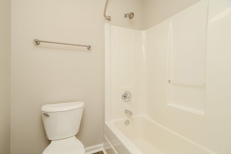 Building Photo - 3920 Calumet Dr