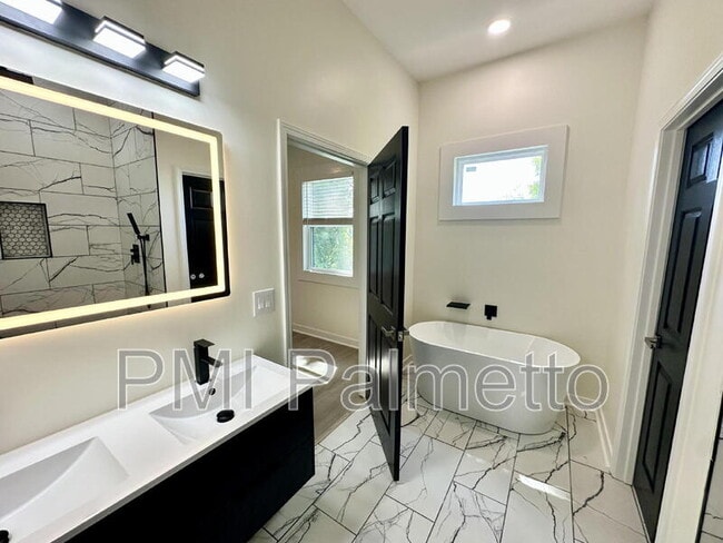 Building Photo - 1121 Zeigler St