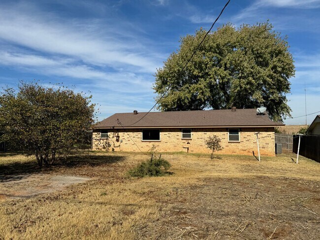 Building Photo - Single Family home