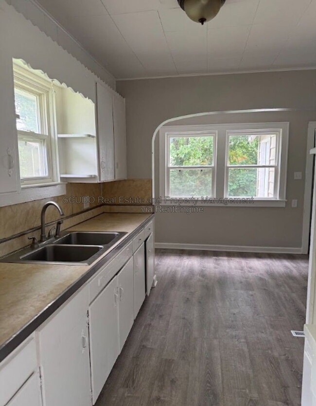 Building Photo - 2723 Lathrop Ave