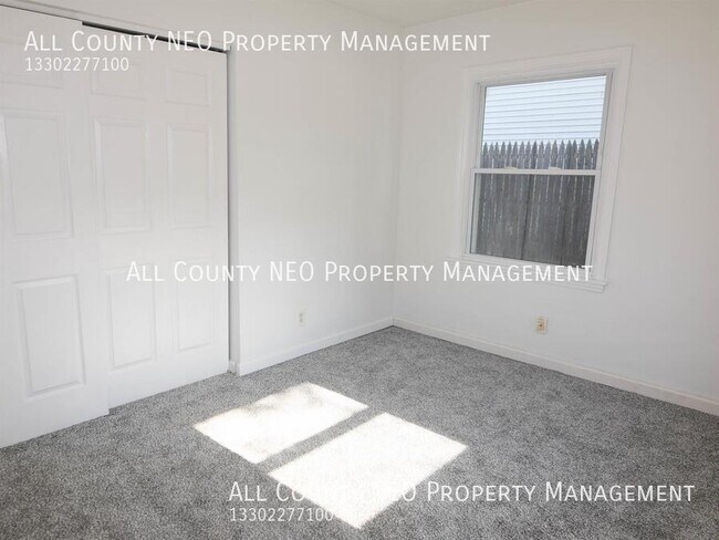 Building Photo - 2290 Suncrest Dr