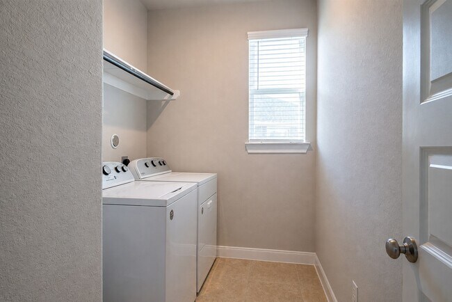 Building Photo - 11627 Brookside Arbor Ln