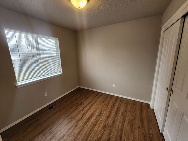 Building Photo - Nice 3 bedroom home