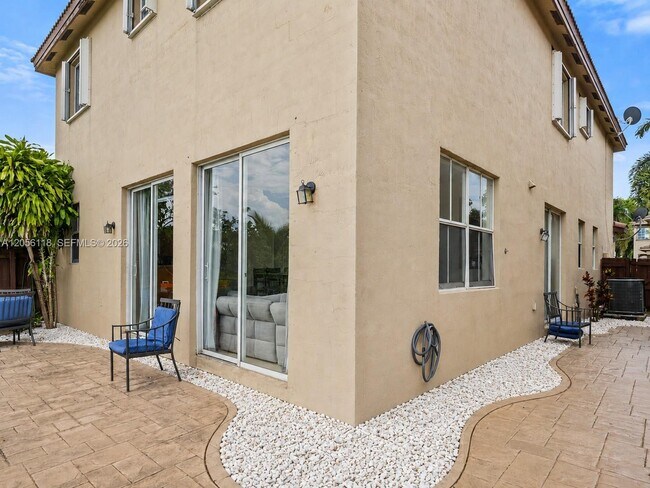 Building Photo - 4401 NW 113th Ct