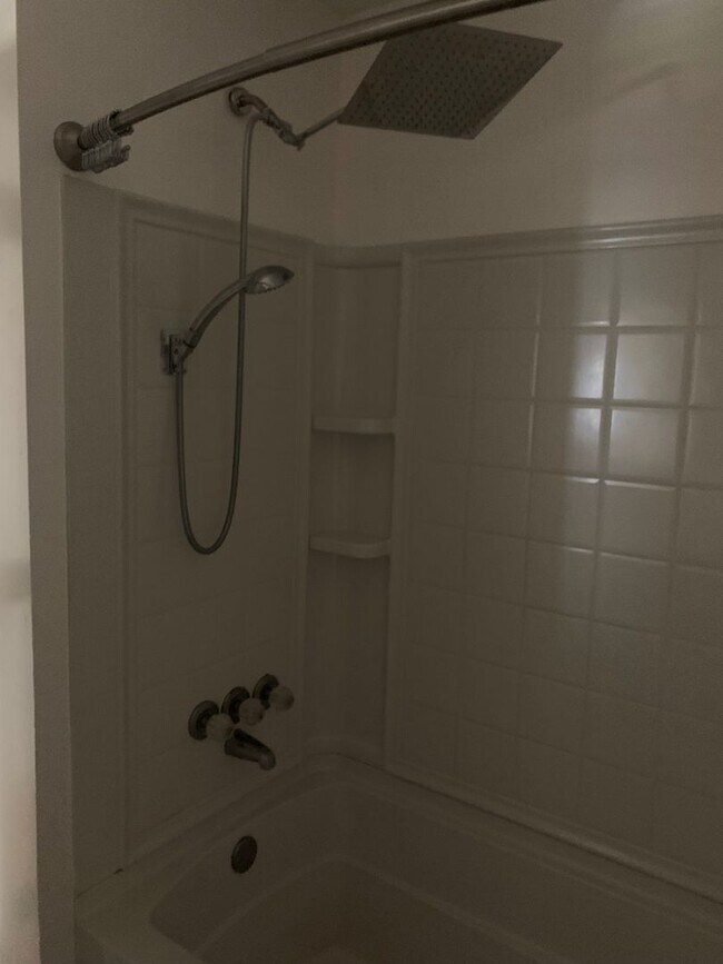 Building Photo - 23 Edith Dr