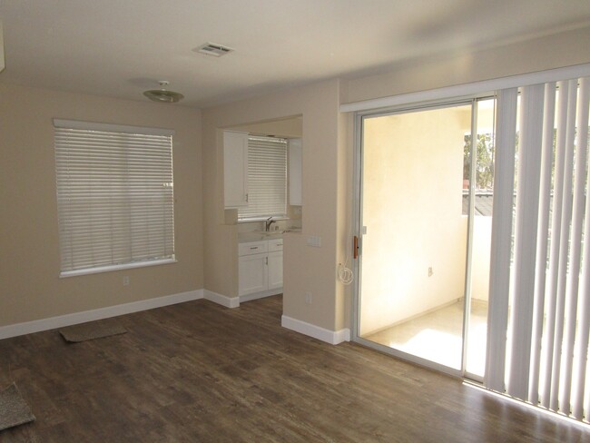 Building Photo - 2 Bedroom Upper Unit In Carmel Valley