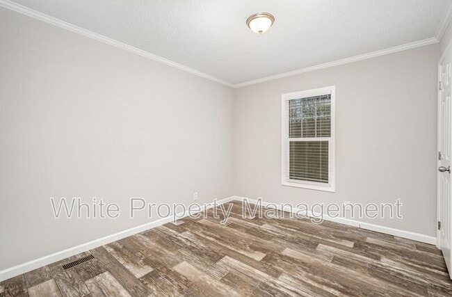 Building Photo - 1335 Oak Breeze Dr