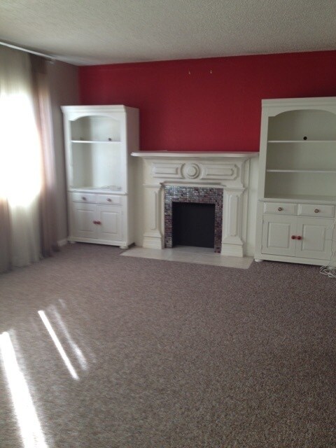 Building Photo - ALL Appliances Included!!! Gorgeous 2 Bedroom 1.5 Bathroom Townhouse w/ Swimming Pool on site!!