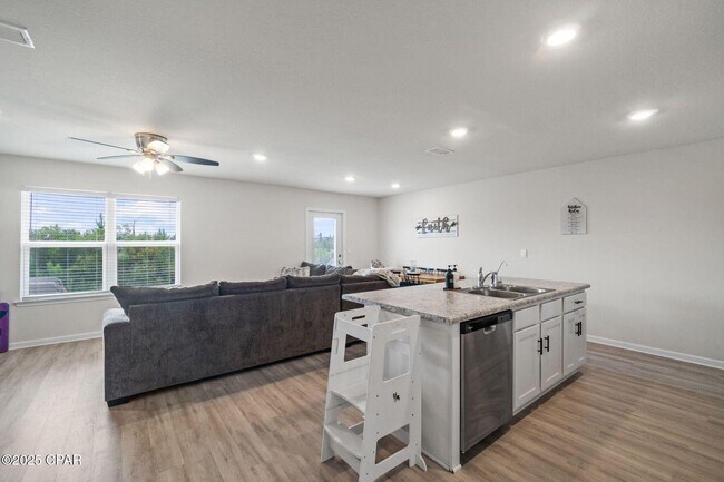 Building Photo - 4873 Shurer Ln