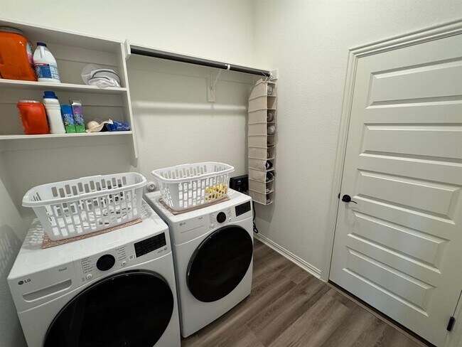 Building Photo - 201 Dove Tree Dr