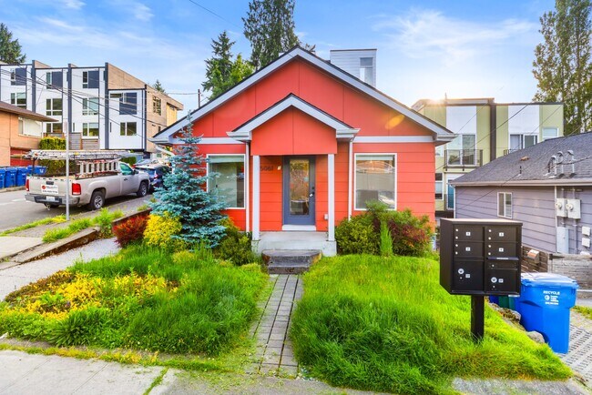 Building Photo - Newly Renovated and Modern 2BR Apartments ...