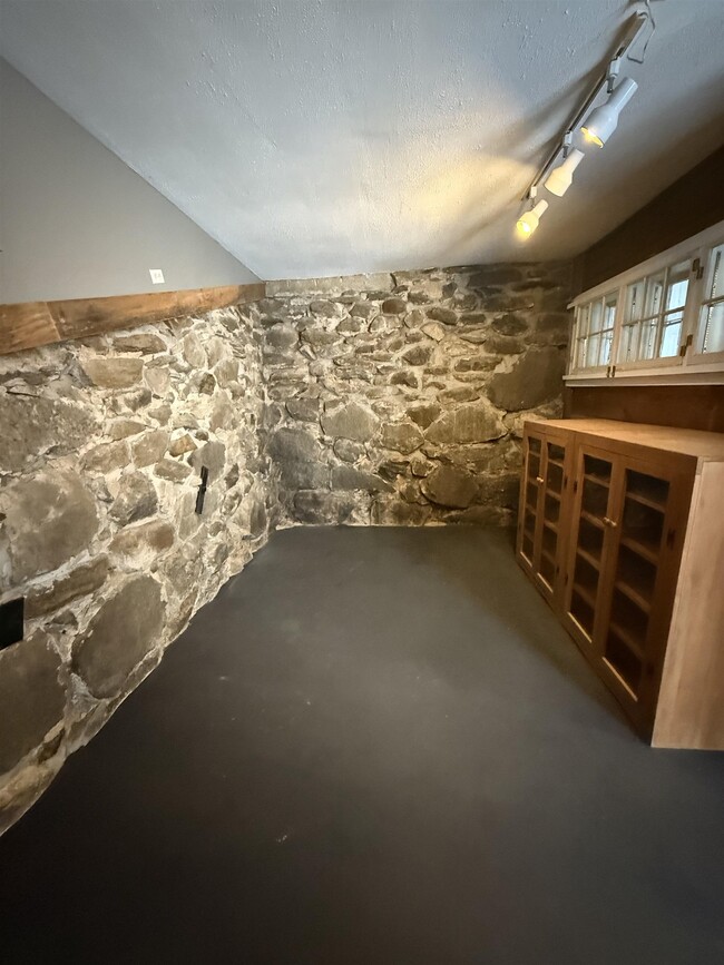 Building Photo - 9 Depot Rd