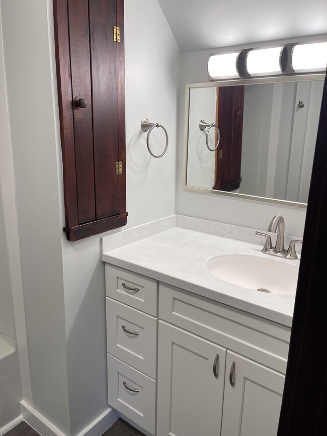 New bathroom! - 115 River St