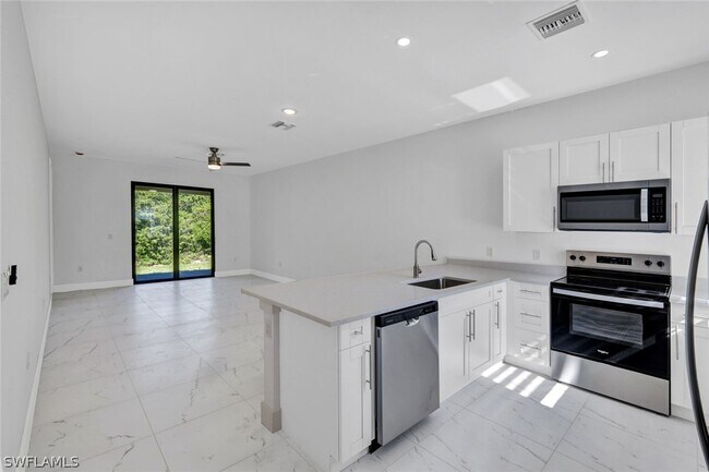 Building Photo - 430-432 Bell Blvd