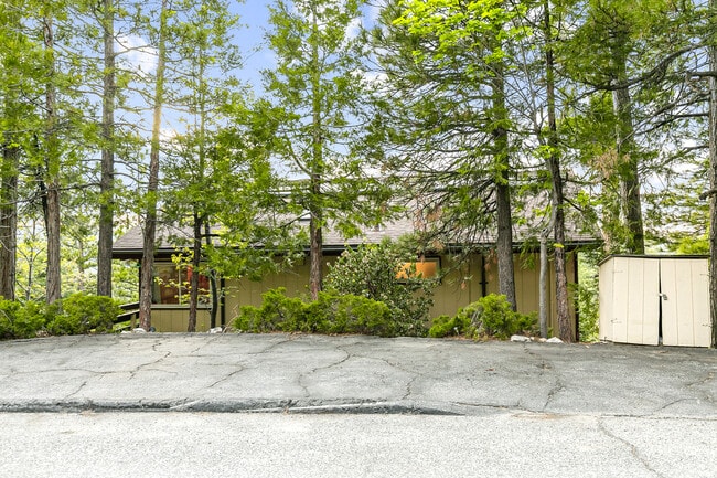 Building Photo - 524 Pioneer Rd