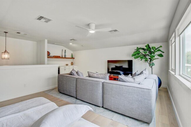 Building Photo - 8109 Campeche Bay Pl