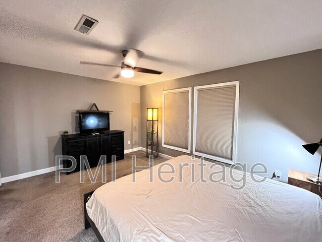 Building Photo - 26 Melinda Ln