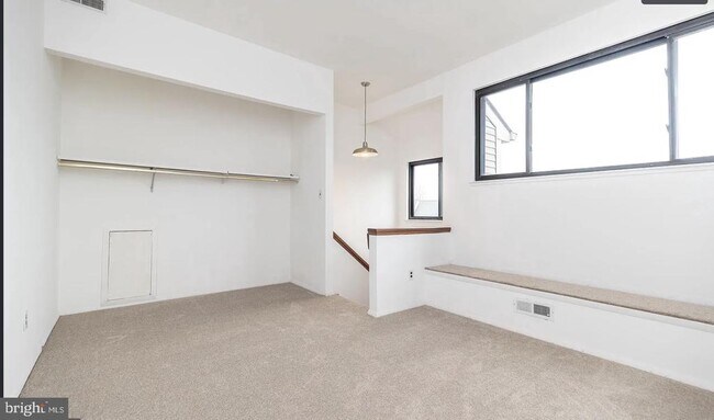 Building Photo - 506 Bunker Hill Rd