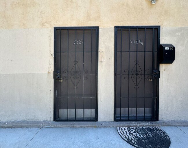 Building Photo - 338-340 1/2 S. Catalina St.-338 1/2