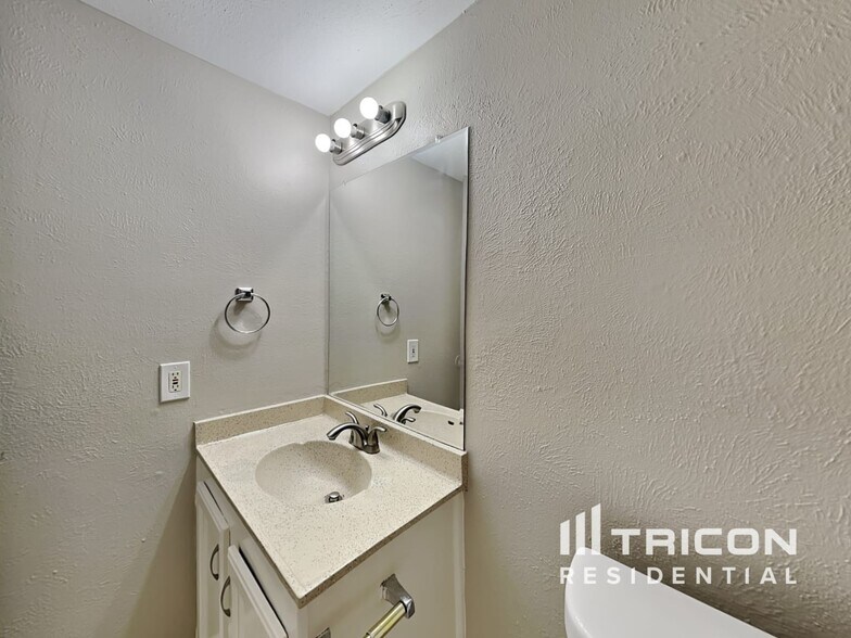 Building Photo - 1818 Pilot Way