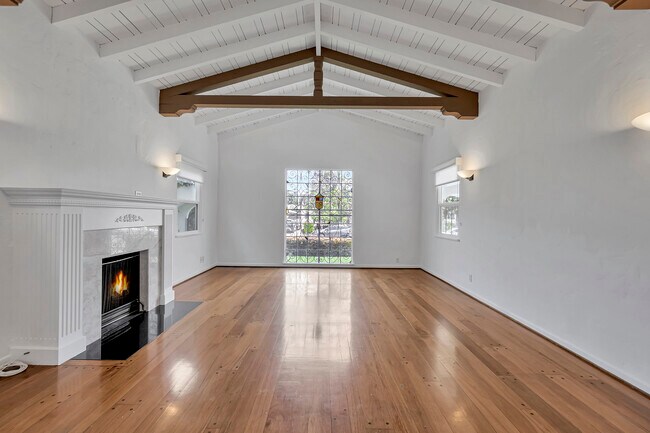 Building Photo - 223 S Le Doux Rd