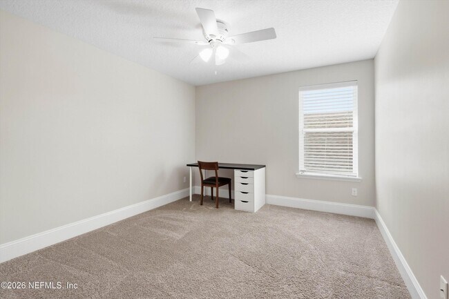 Building Photo - 80 Lazy Crest Dr