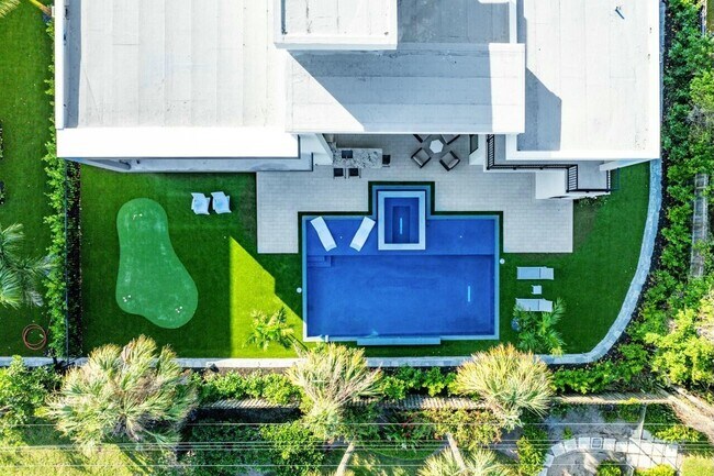 Building Photo - 13480 U.S. Rte 1