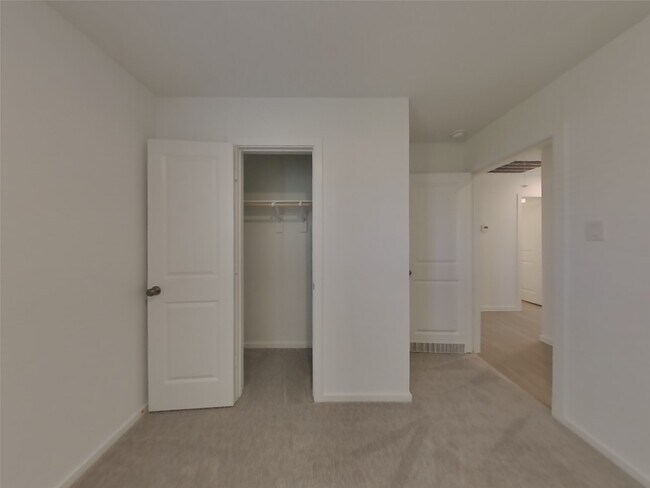 Building Photo - 3017 Fantasy Ter Dr