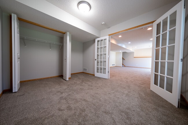 Building Photo - 12101 Waconia Cir NE