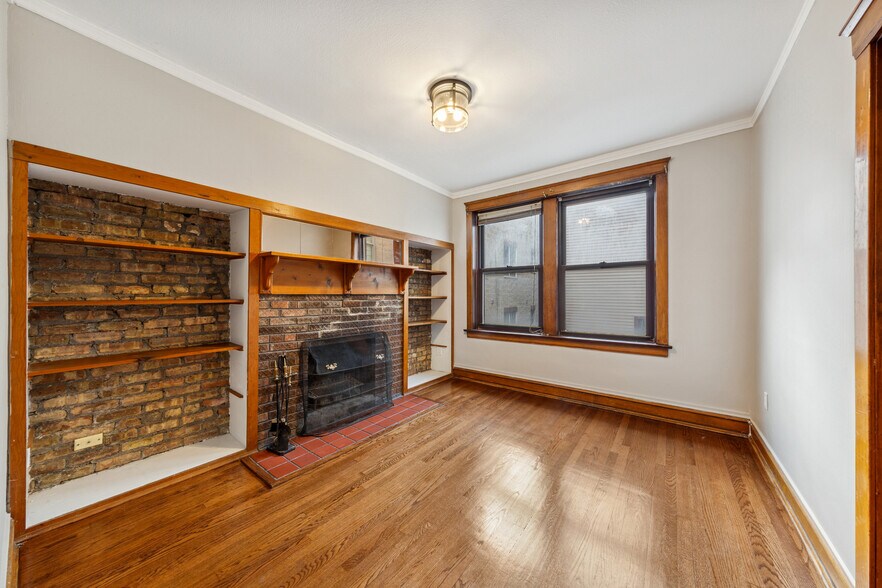 Building Photo - 1128 W Diversey Pkwy