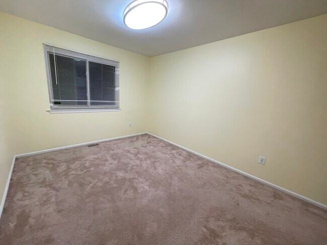 Building Photo - 86 Teal Ct