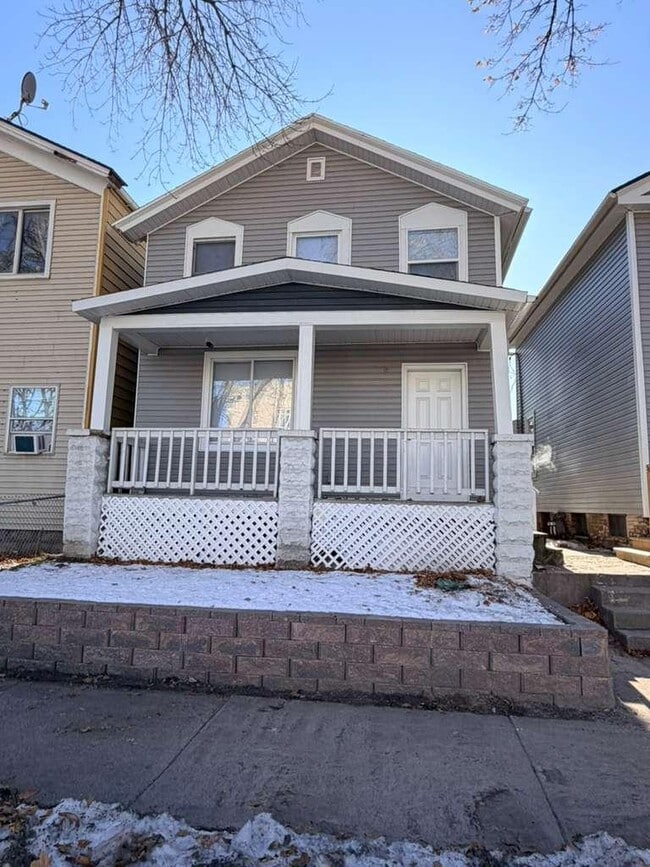 Building Photo - 651 W Bruce St