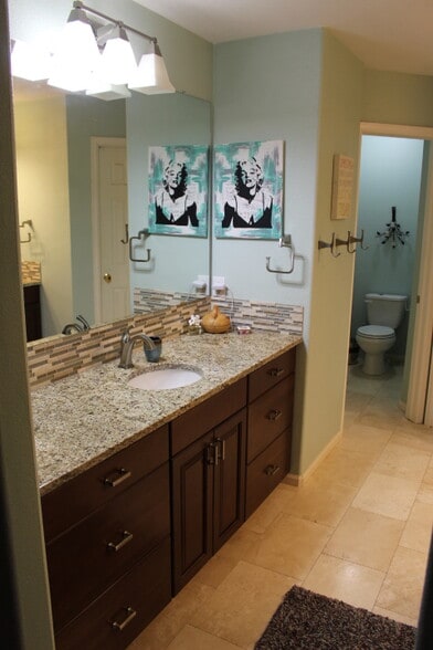 Newly Renovated Master Bathroom - 2526 WOODROSE PL