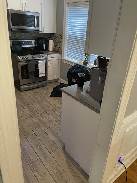New appliances and upgrades in kitcken - 1748 E 84th Pl