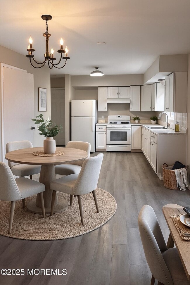 Building Photo - 512 Roosevelt Ave