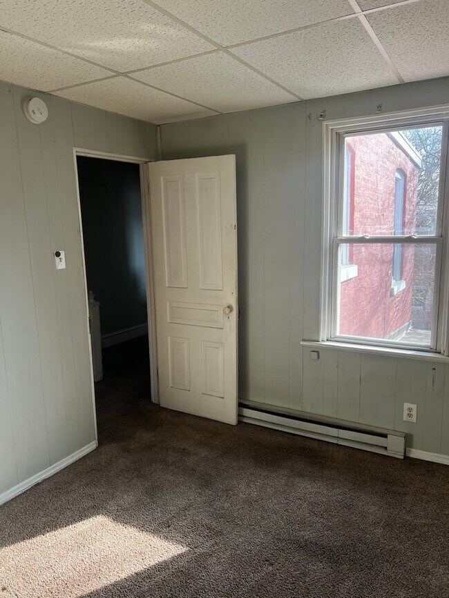 Building Photo - 218 E Liberty St