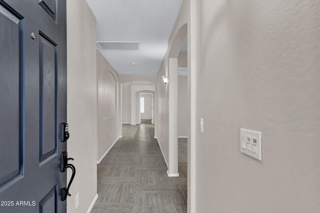 Building Photo - 4374 S Mariposa Dr