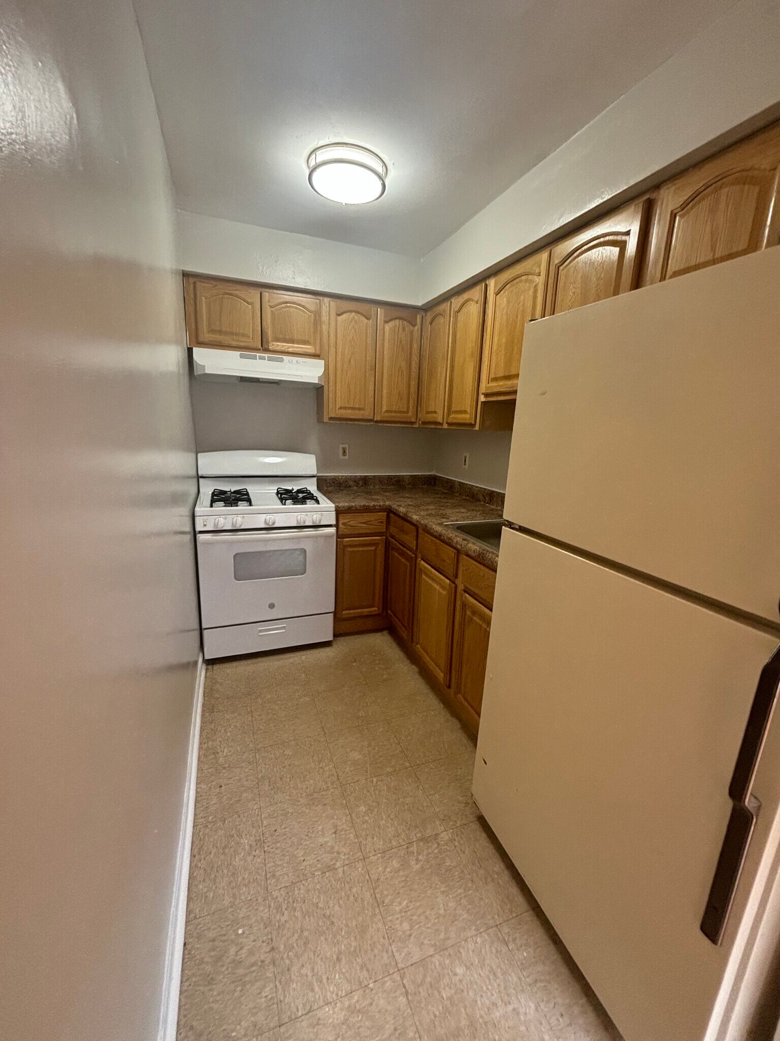 350-356 Myrtle Ave E - 356 Myrtle Ave
