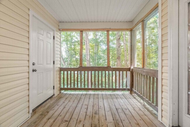 Building Photo - 2221 Mountain Mist Ct