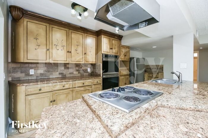 Building Photo - 4428 S La Corta Dr