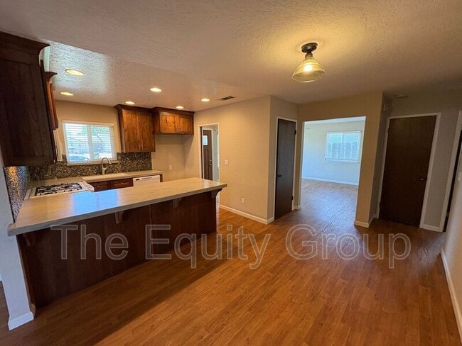 Building Photo - 294 E Julia Way