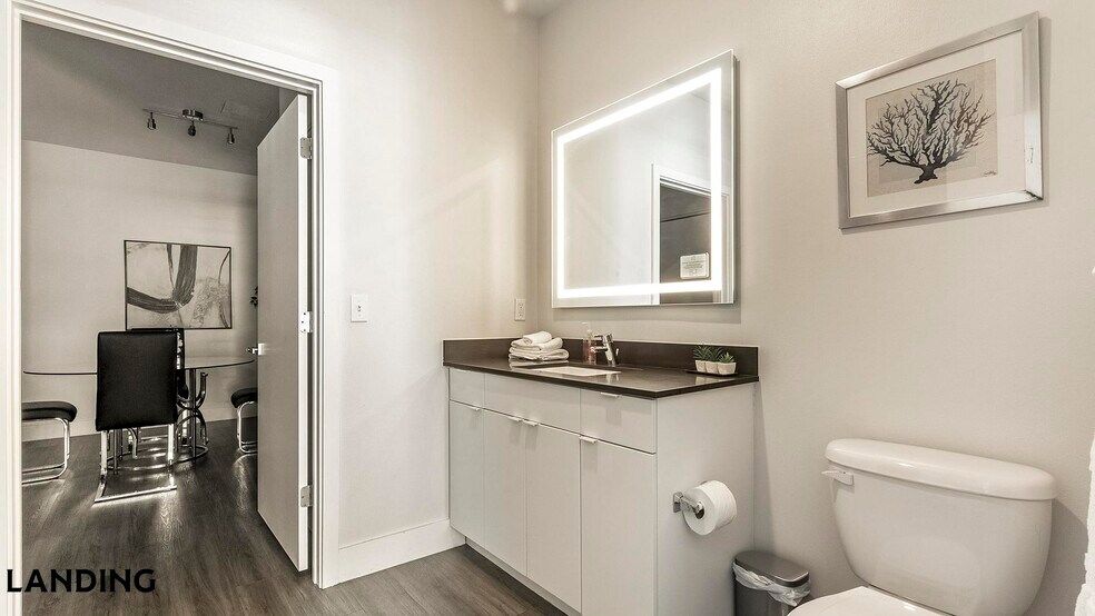 Building Photo - 4950 W Prescott St