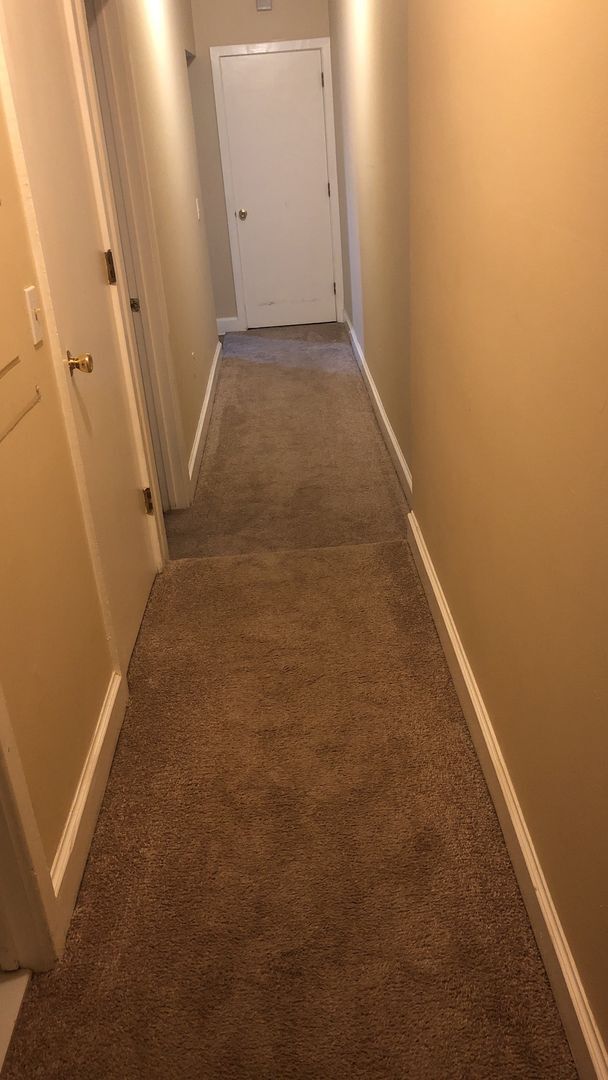 Building Photo - 811 N Van Buren St