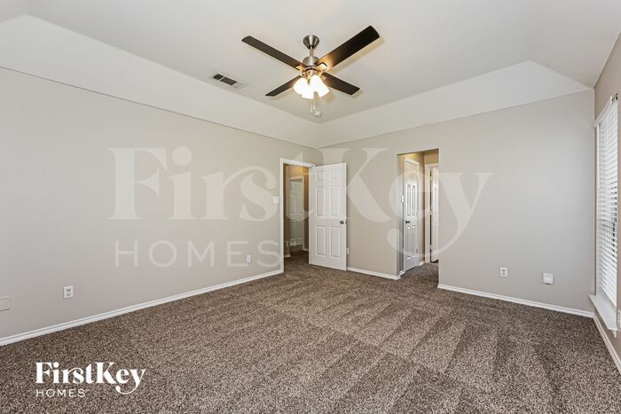 Building Photo - 5621 Wellston Dr