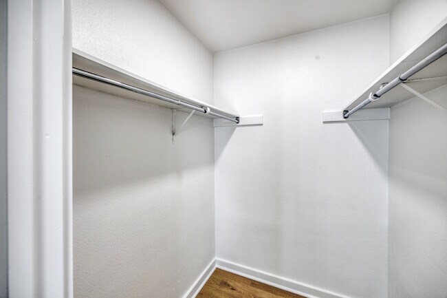 Building Photo - 5407 Spring Meadow Rd