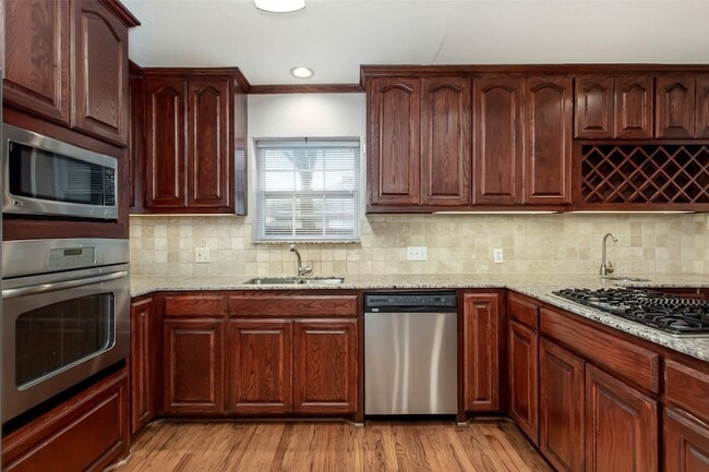 Building Photo - 6219 Penrose Ave