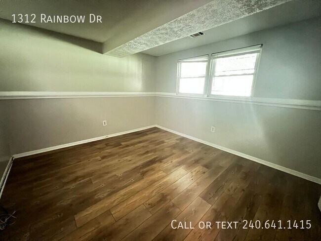 Building Photo - 1312 Rainbow Dr